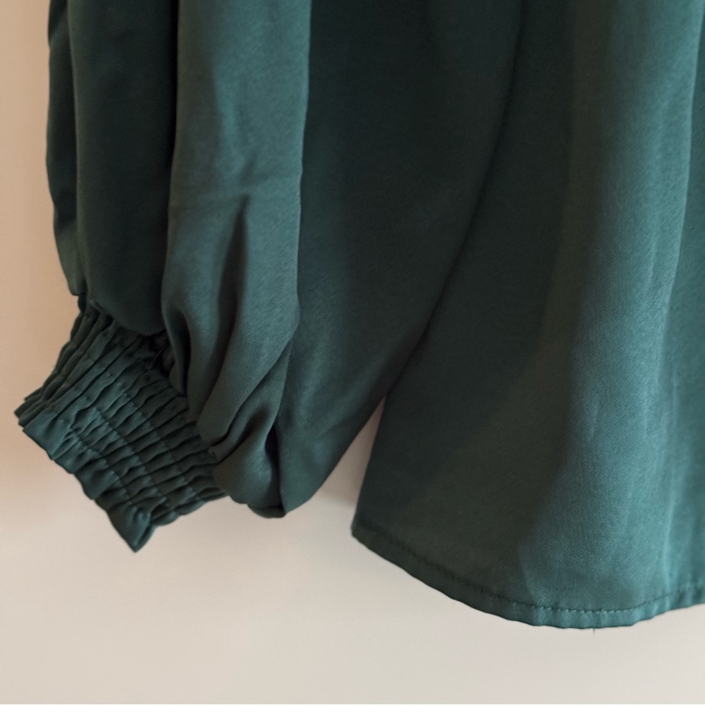 Week& Green Ruffle Sleeve Women's Top - Picture 4 of 11